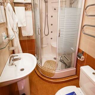 Гостиница Анкор Благовещенск Одноместный стандарт (одна двуспальная кровать)-3