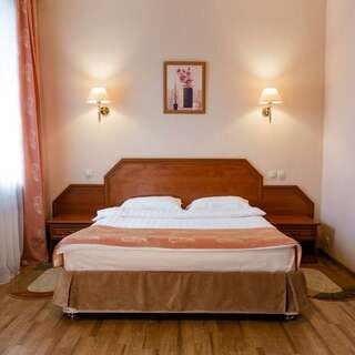 Гостиница Анкор Благовещенск Одноместный стандарт (одна двуспальная кровать)-3