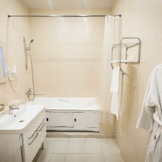 Гостиница Анкор Благовещенск Полулюкс (двуспальная кровать)-7